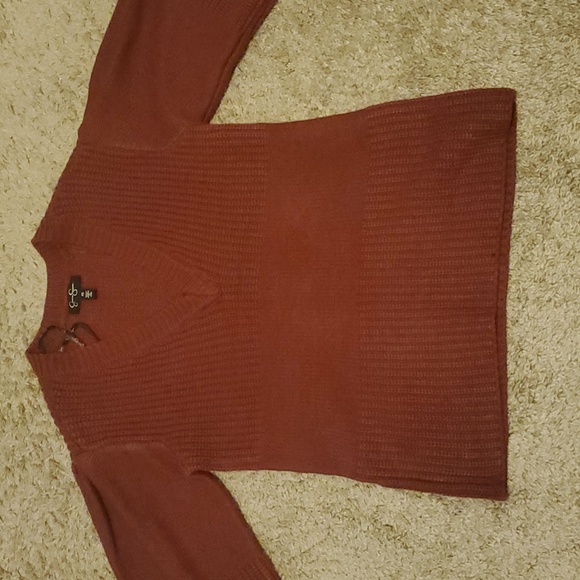 Jessica Simpson V Neck Ribbed Sweater - Picture 4 of 6